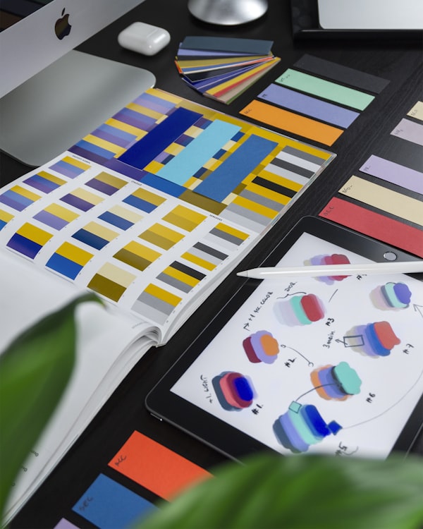 أساسيات التصميم الجرافيكي وتجربة المستخدم UX/UI